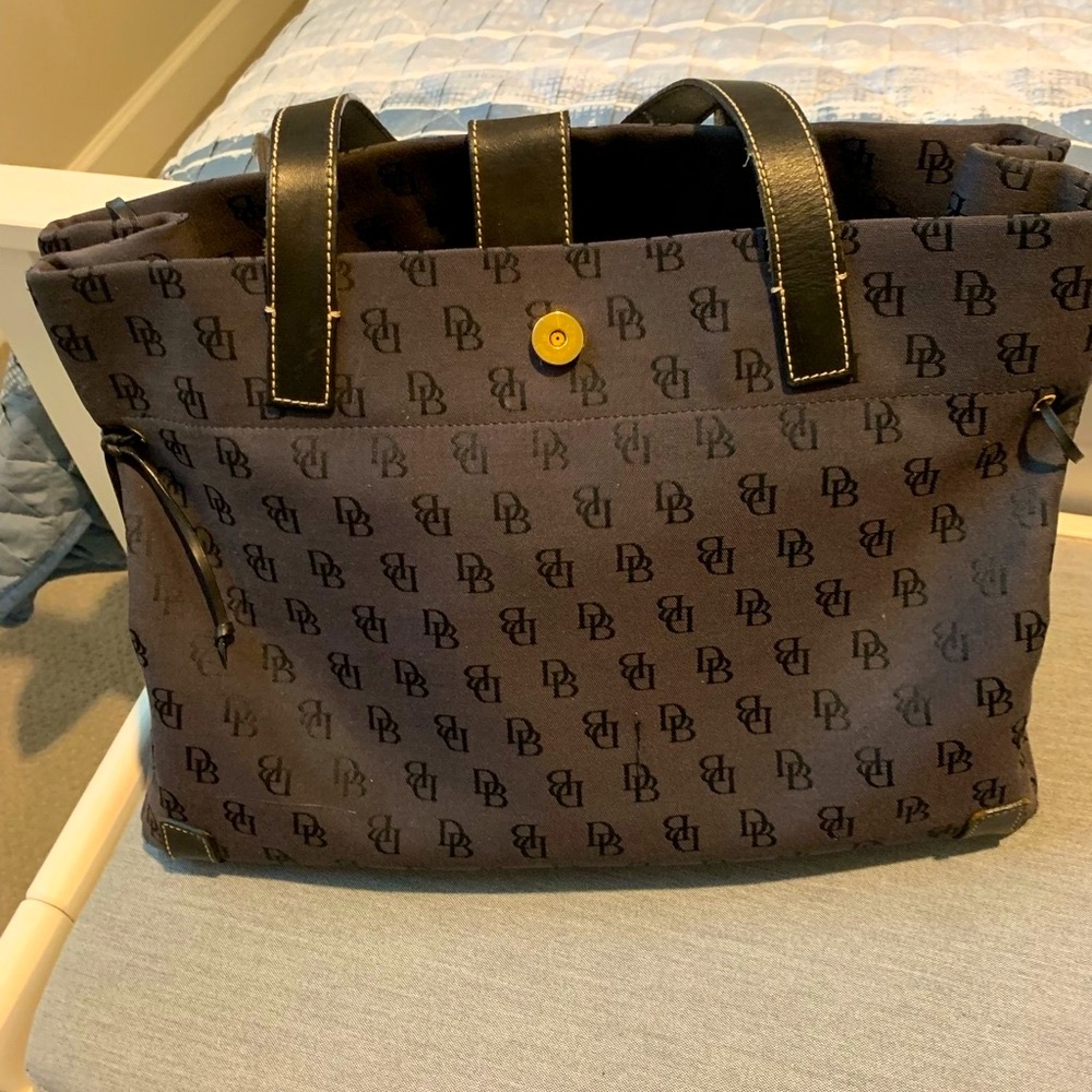 DOONEY & BOURKE Black Signature Large Canvas Authentic Tote.  AUTHENTIC VINTAGE
